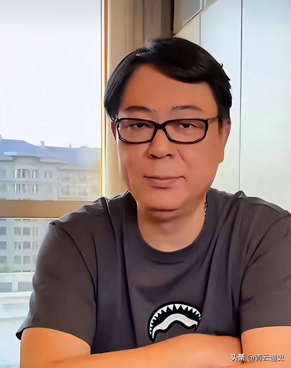 人设崩塌!老戏骨贪财好色晚节不保,一点都不冤