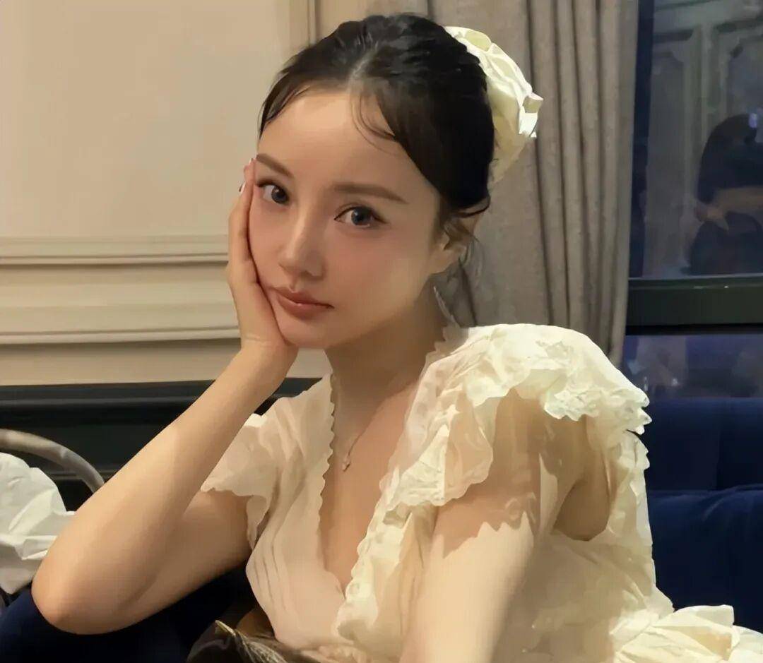 李小璐一时糊涂毁半生!代价却让女儿承担