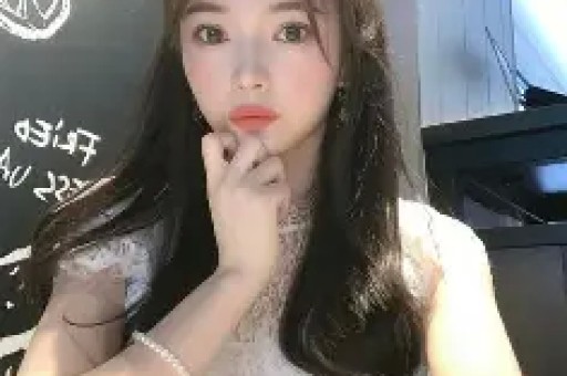 鹿晗直播避谈关晓彤 出轨传闻再引热议