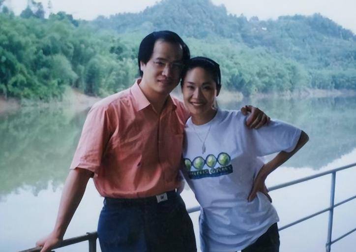 于文华13年传闻:与朱之文关系及无子话题