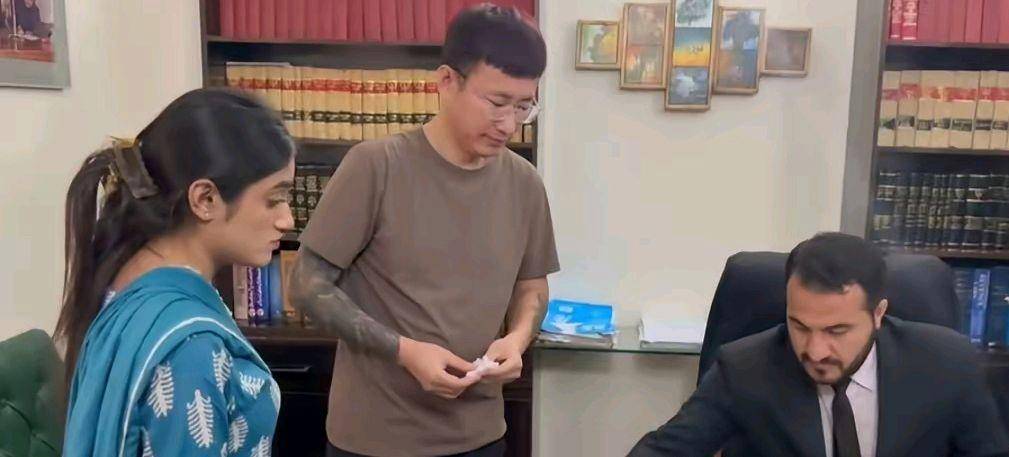 杨二狗2万分手费反转,优异人设崩塌引热议