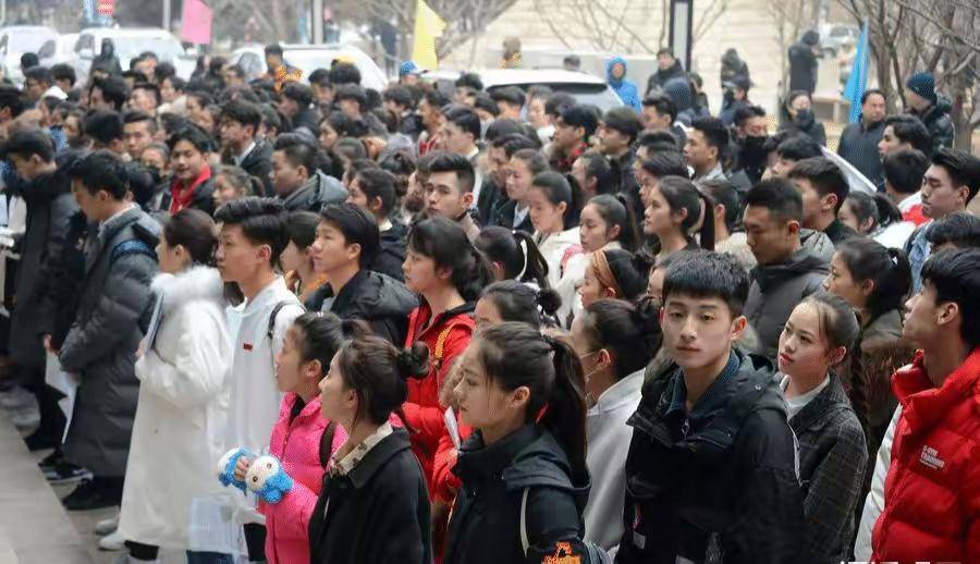黄磊被指抄袭不回应 网友指出问题