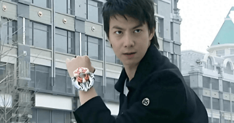 空姐锤《铠甲勇士》张殿菲:十年出轨家暴涉违禁品?