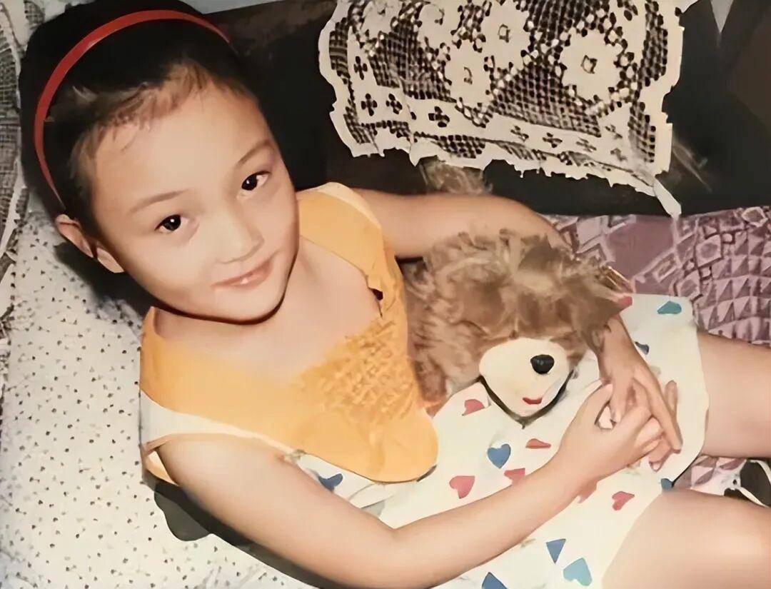 李小璐一时糊涂毁半生!代价却让女儿承担