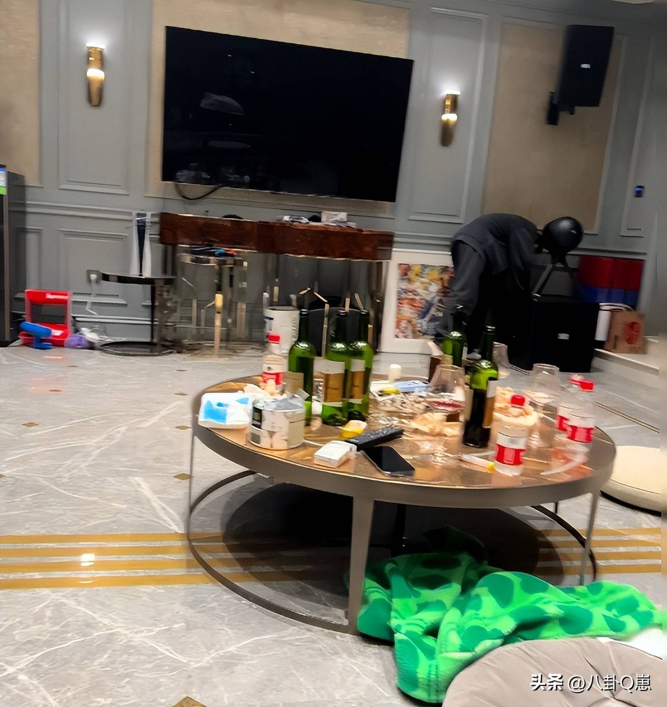 鹿晗出轨风波升级!豪宅婚房带新女友入住