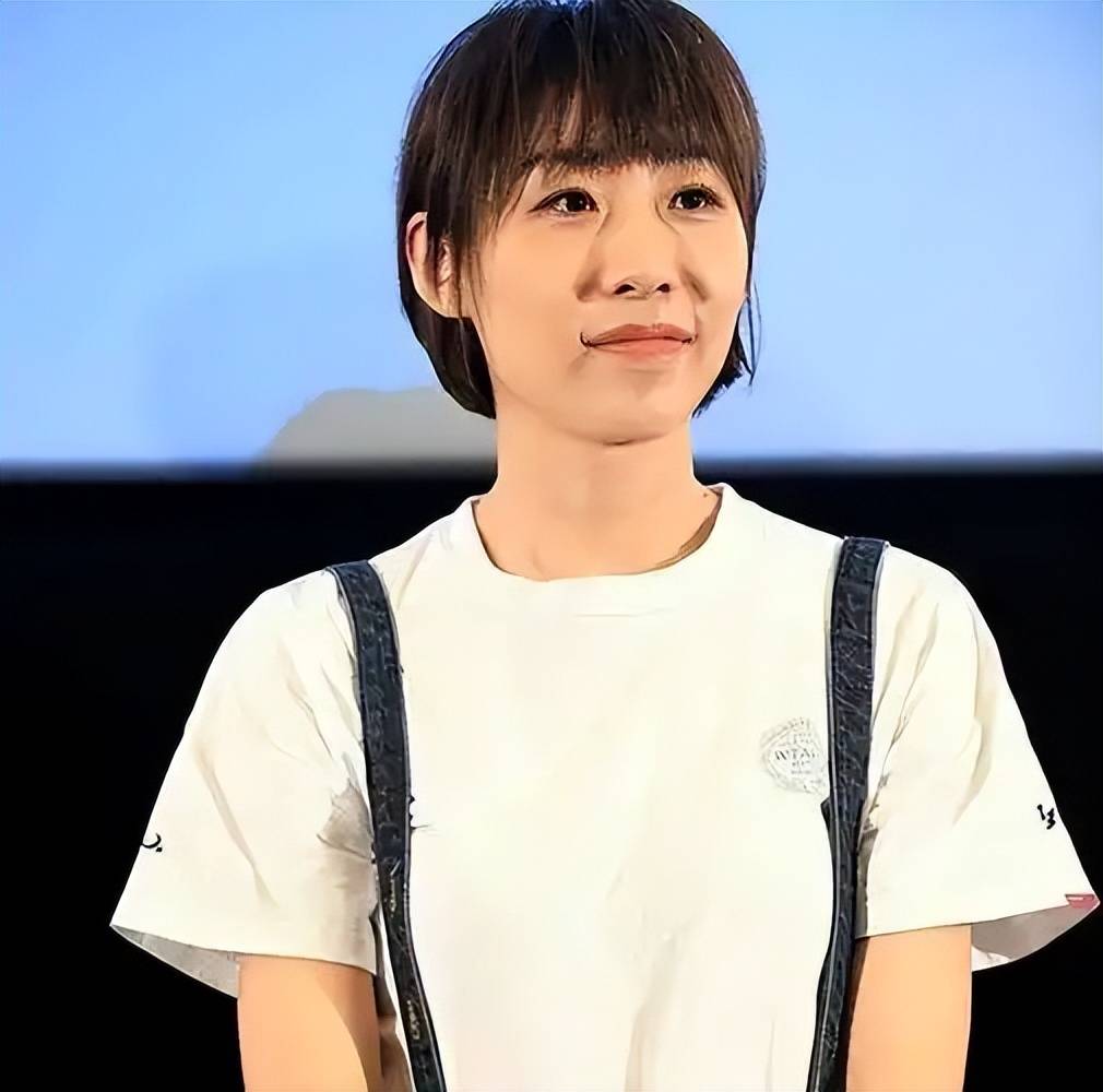 结婚两年出轨一年离婚10年仍单身如今又跟郭京飞被“全网嘲”