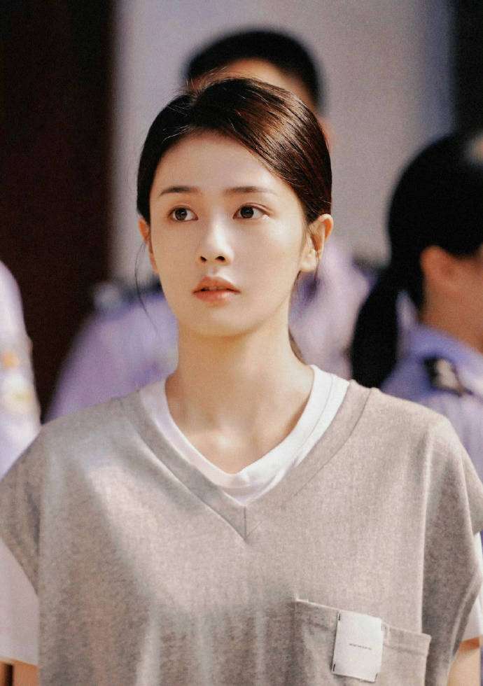 小城女孩铁证六连辟谣引爆全网，流量明星人设崩塌
