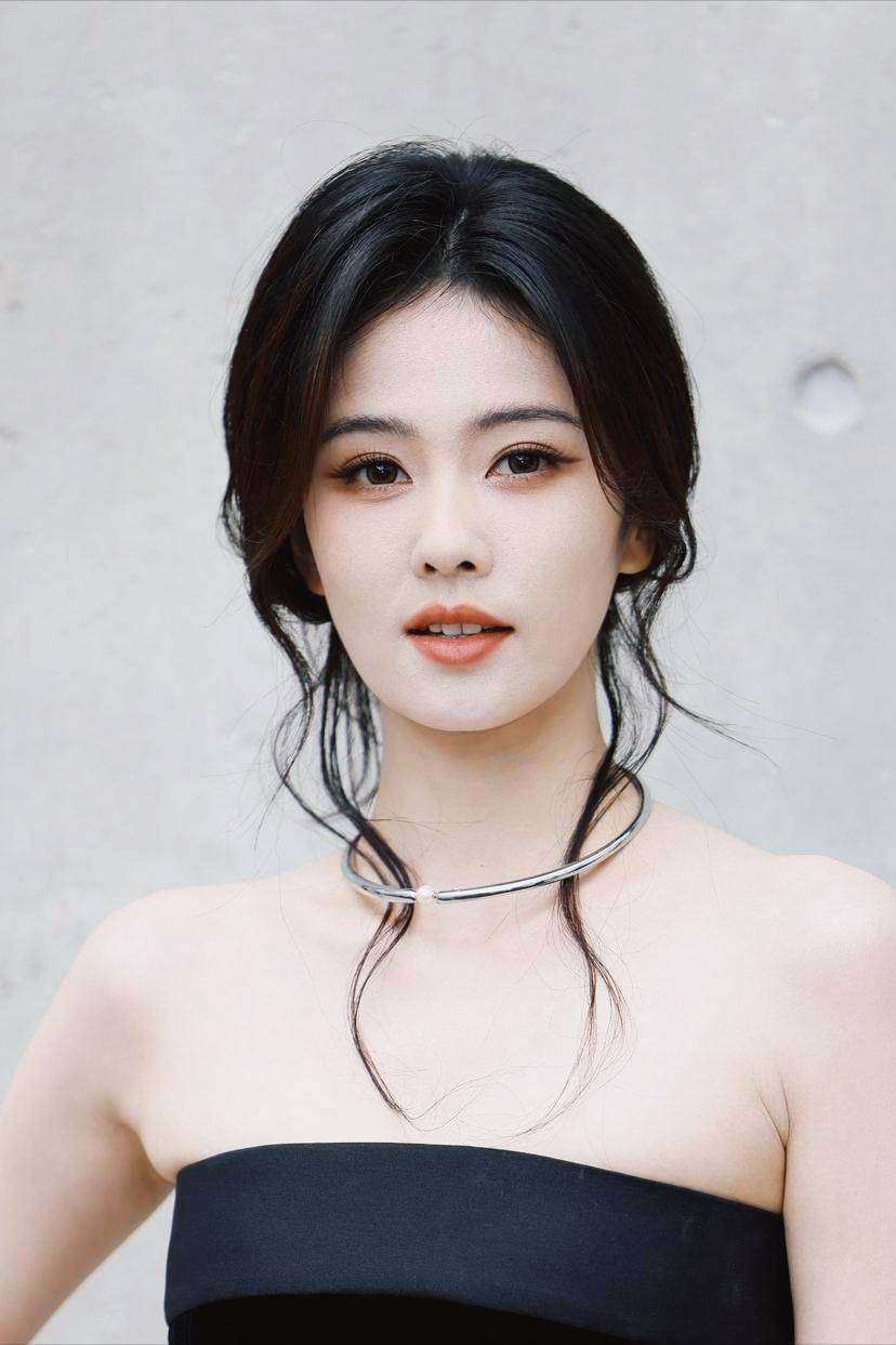 白鹿女汉子人设翻车，网友：真性情还是低情商？